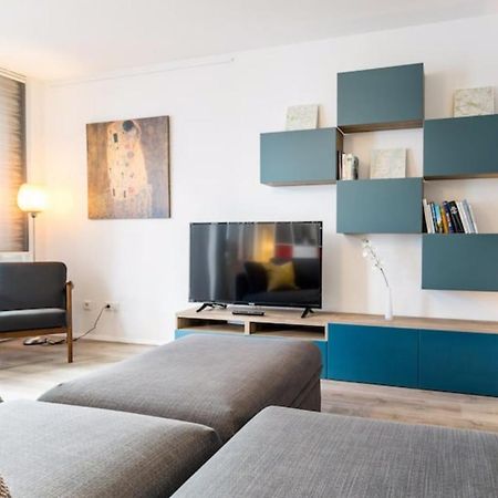 Homefy Oldtown Apartment - 6 People - 2 Bath - Balcony - Top Location Düsseldorf Buitenkant foto