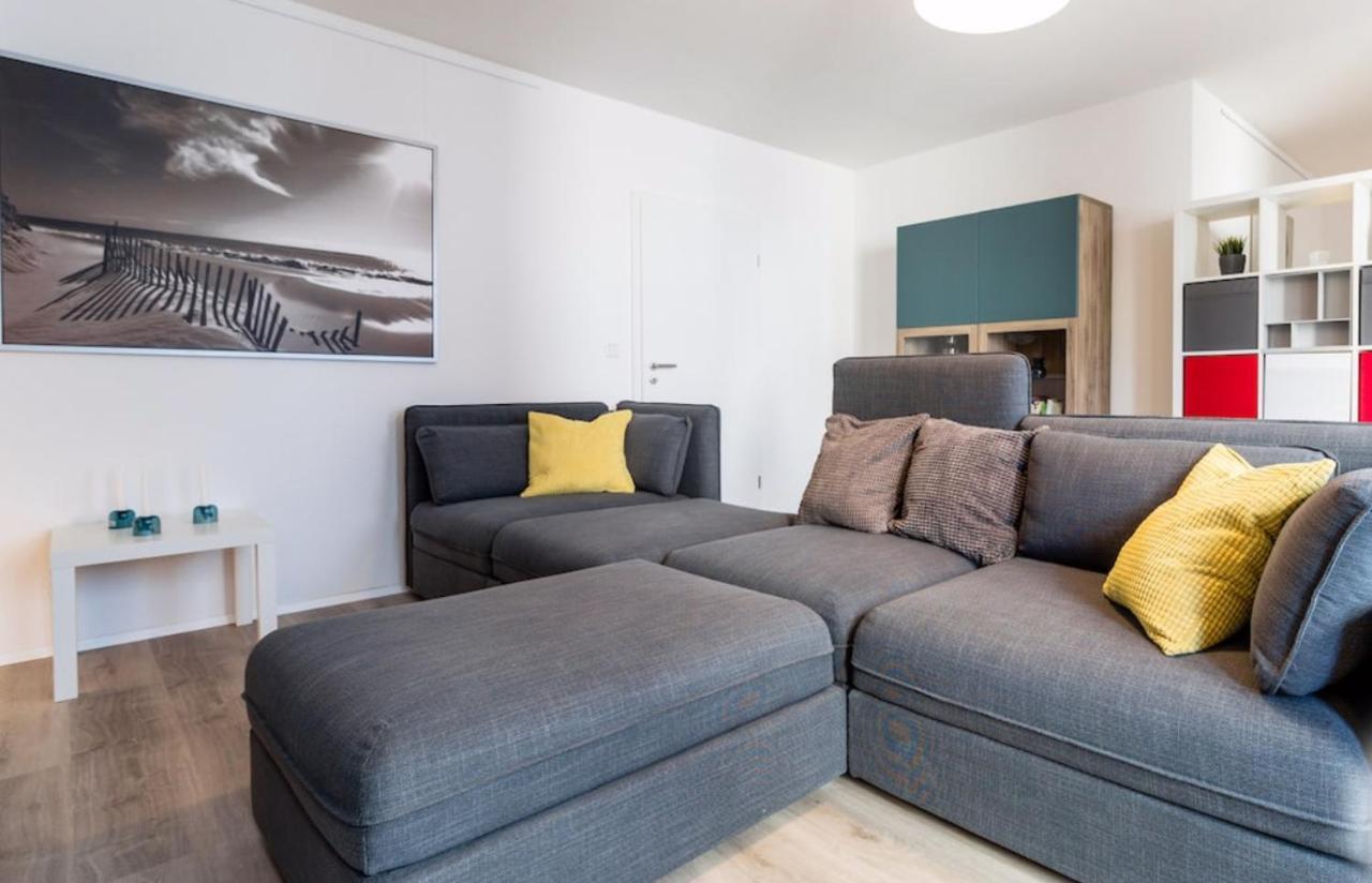 Homefy Oldtown Apartment - 6 People - 2 Bath - Balcony - Top Location Düsseldorf Buitenkant foto