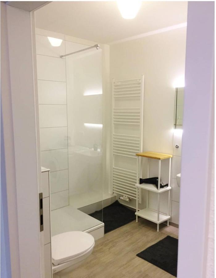 Homefy Oldtown Apartment - 6 People - 2 Bath - Balcony - Top Location Düsseldorf Buitenkant foto