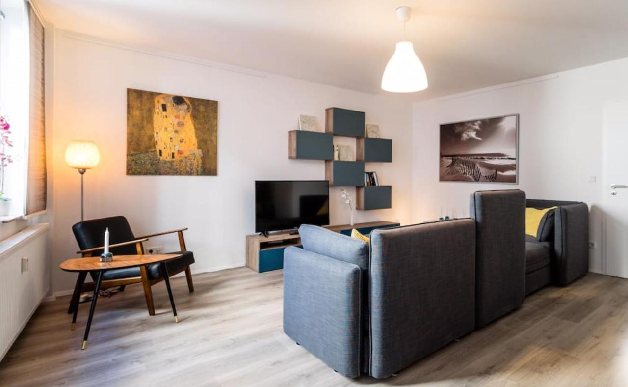Homefy Oldtown Apartment - 6 People - 2 Bath - Balcony - Top Location Düsseldorf Buitenkant foto